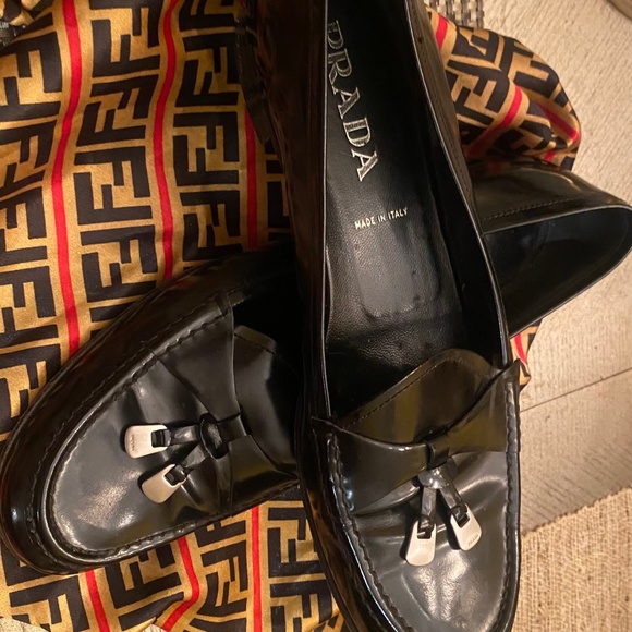 Prada shoes - Picture 2 of 8